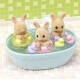 Les triples lapin creme et accessoires de bain sylvanian families-lilojouets-morbihan-bretagne